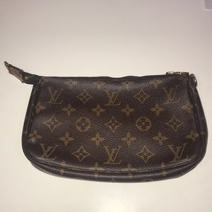 Brown Louis Vuitton Clutch/Wristlet
